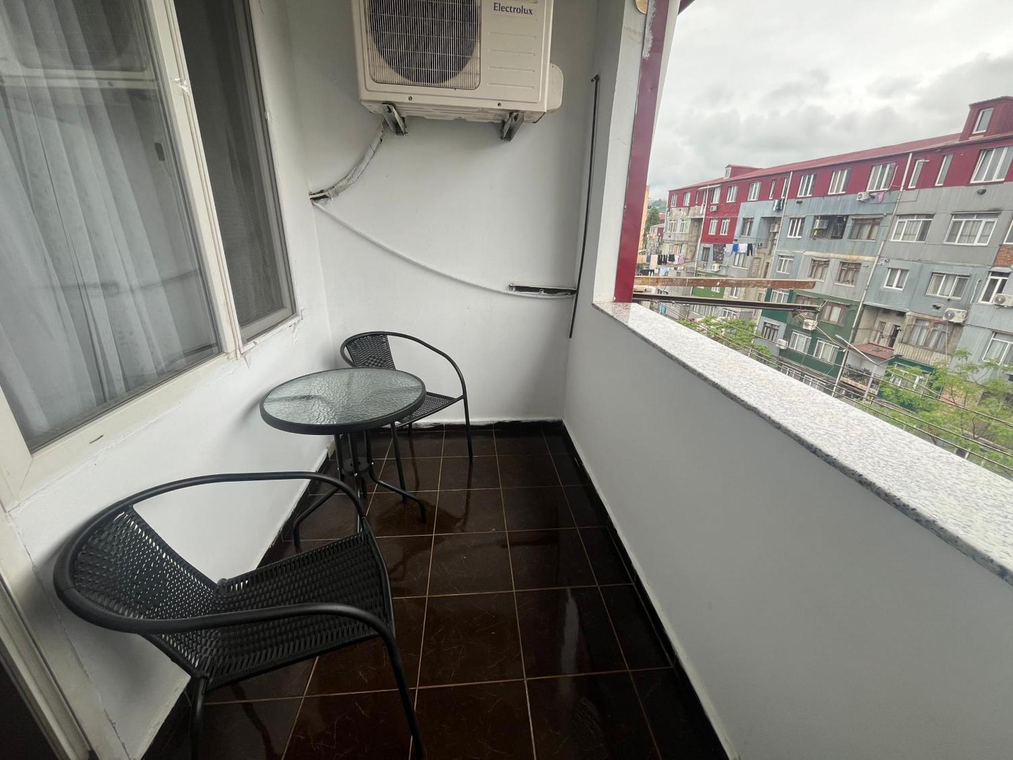 Apartament Batoemi Buitenkant foto